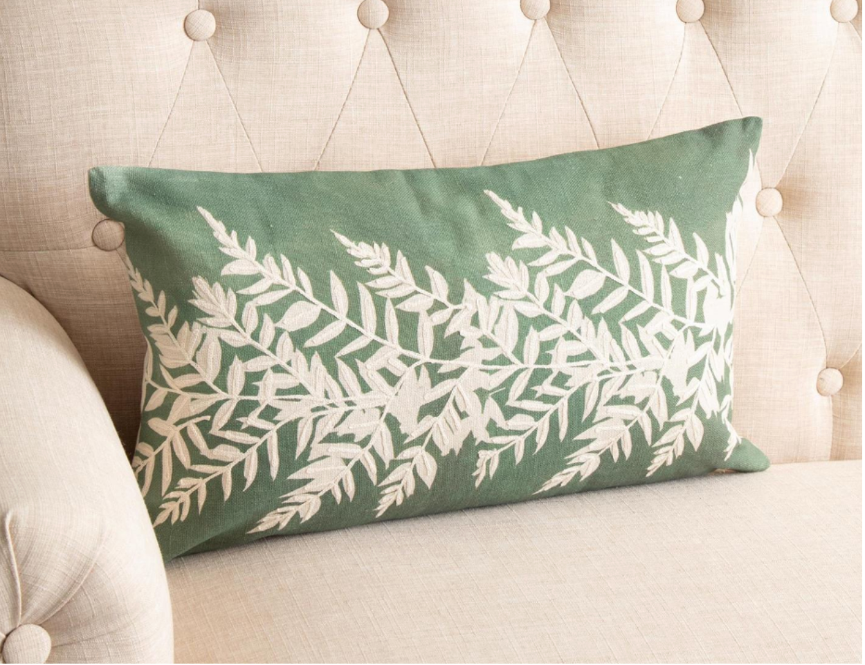 Silk vs Fresh Flowers: Which Looks Better & Lasts Longer?