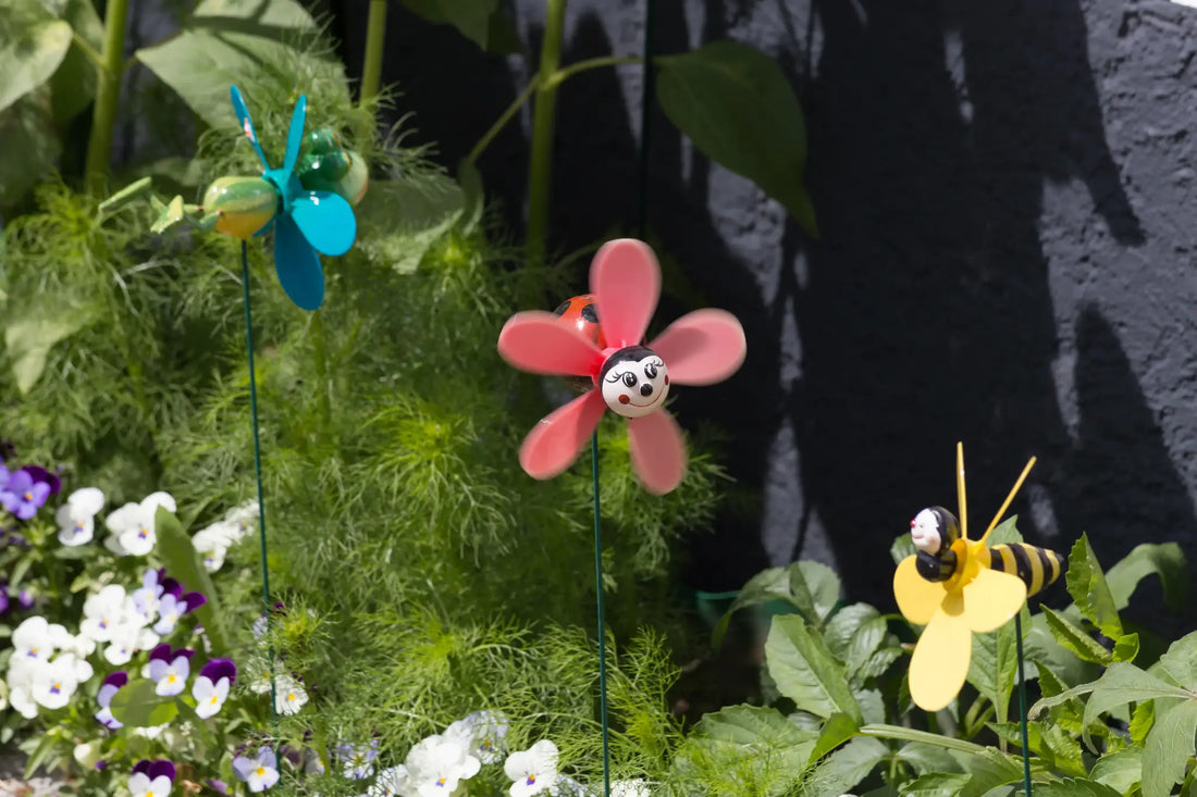 How to Style Garden Yard Stakes for a Beautiful Front Yard All Season Long