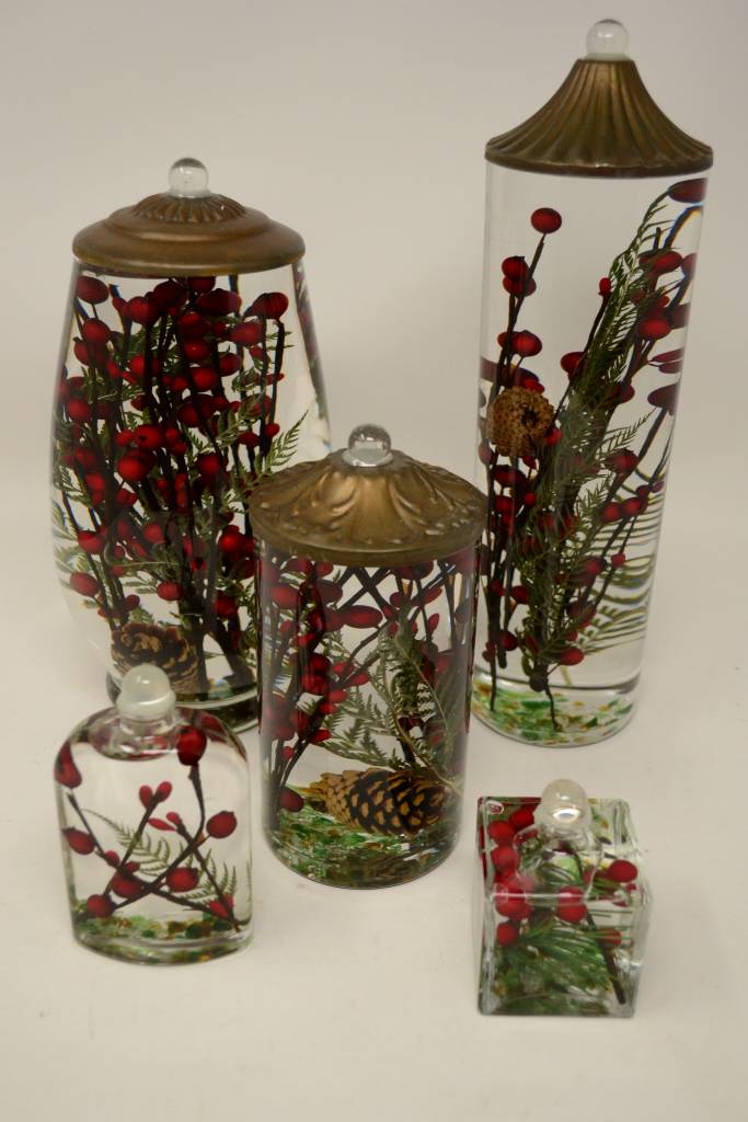 Red Berry Fern Lifetime Oil Candle (5 Sizes)