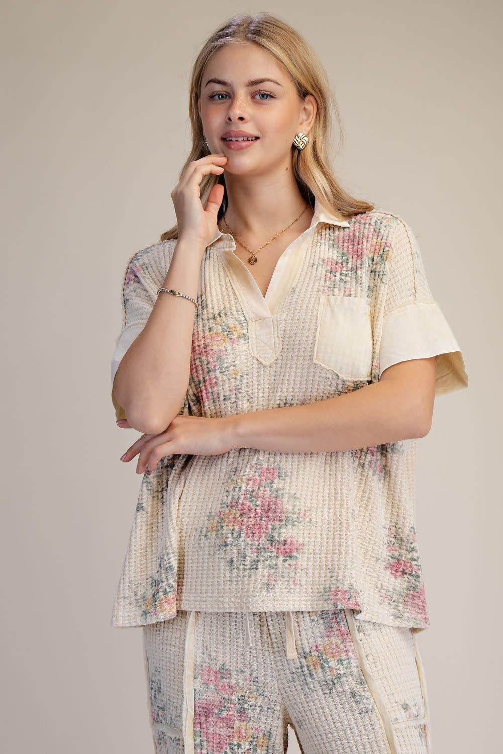 Short Sleeve Floral Waffle Weave Top by: Easel