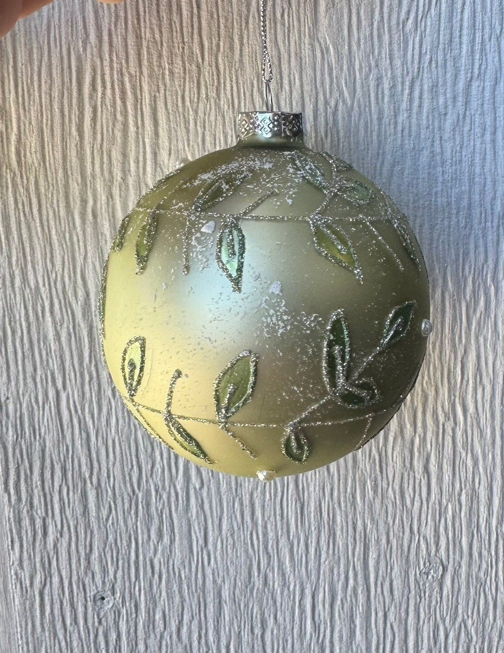 Mini Leaf Pearl Glass Ornament (2-Colors)