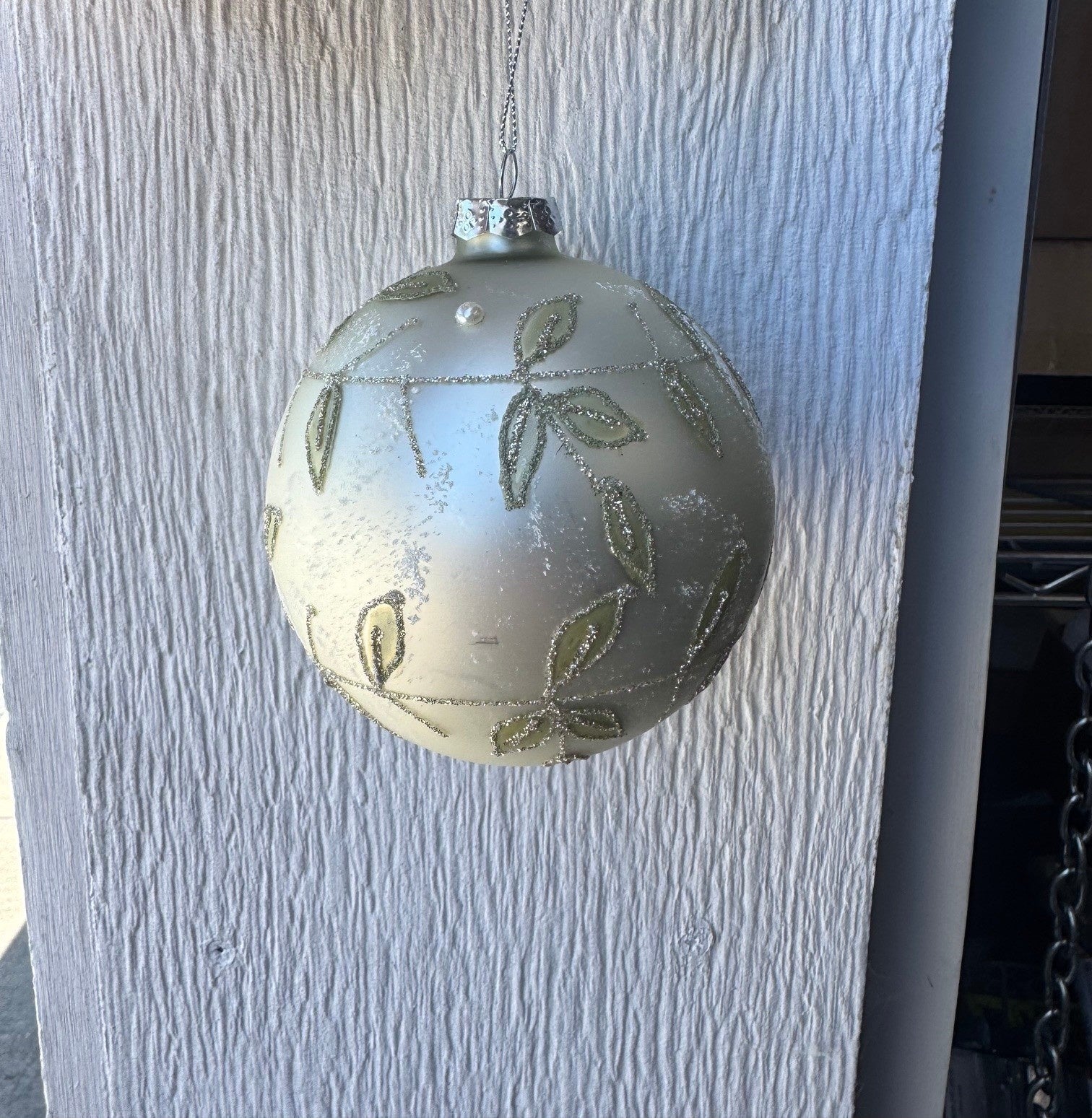 Mini Leaf Pearl Glass Ornament (2-Colors)