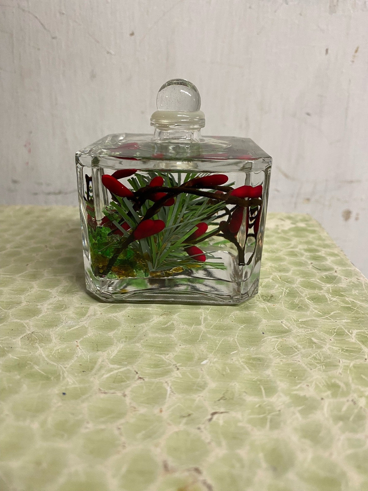 Red Berry Fern Lifetime Oil Candle (5 Sizes)