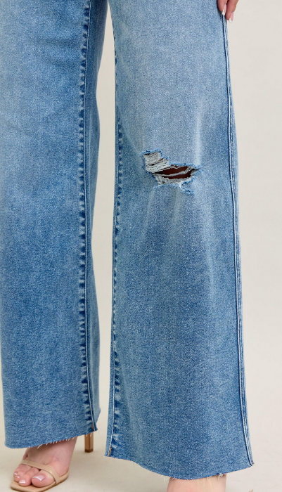 Vintage Wash Wide Leg Jeans By: Judy Blue