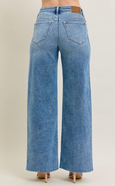 Vintage Wash Wide Leg Jeans By: Judy Blue
