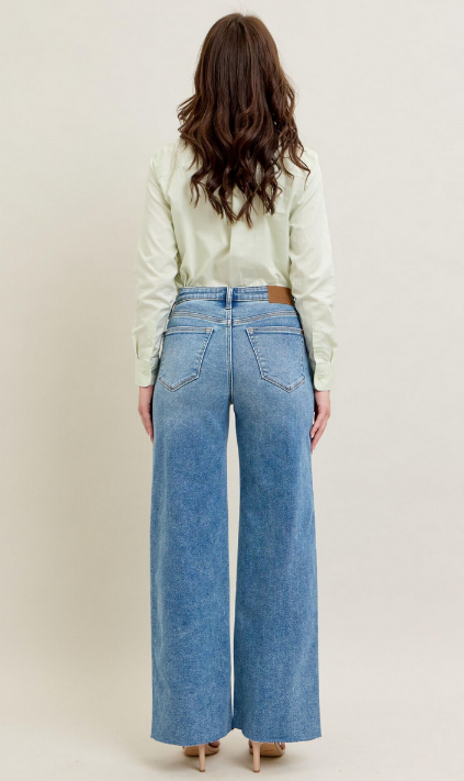 Vintage Wash Wide Leg Jeans By: Judy Blue