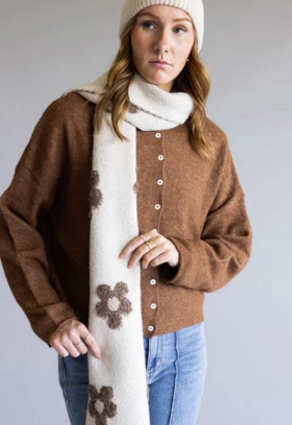 Daisy Patterned Scarf (2-Colors)